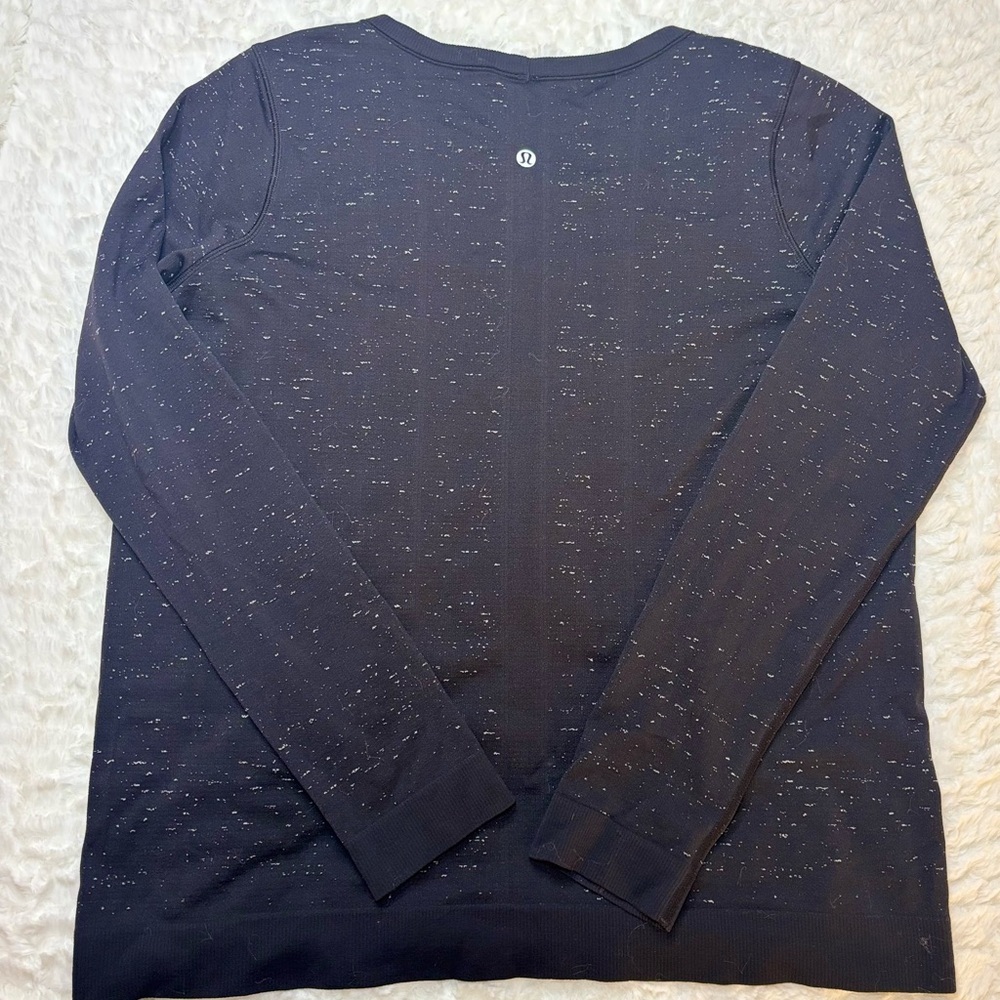 lululemon athletica Women’s Black and Gray Long Sleeve Tee